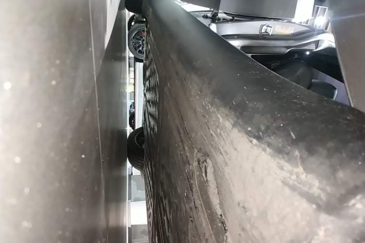 Used Tesla Model Y 2026 Facelifted Long-Range Rear-Drive Model Right Side Sill