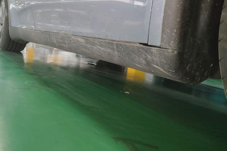 Used Tesla Model Y 2026 Rear-Drive Model Right Side Sill