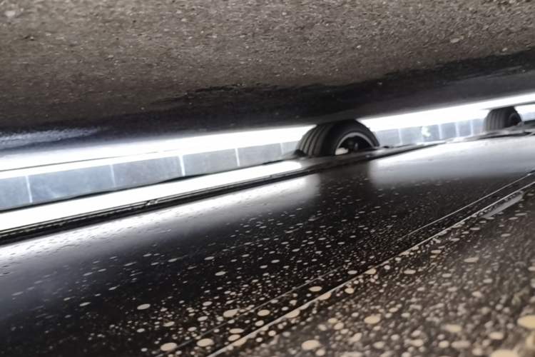 Used Tesla Model Y 2026 Rear-Drive Model Right Side Sill