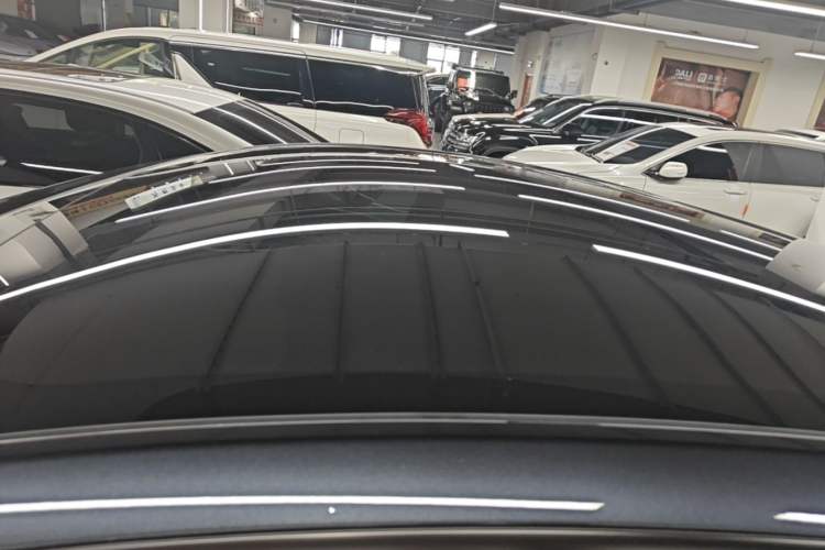 Used Tesla Model Y 2026 Facelifted Long-Range Rear-Drive Model Roof