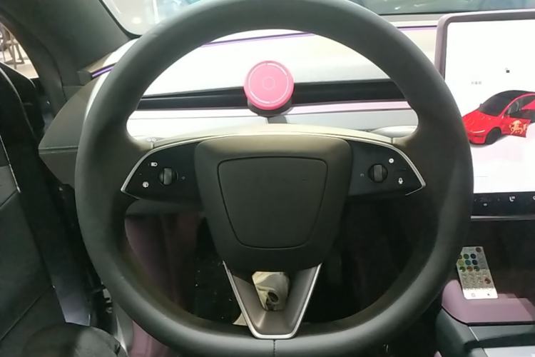 Used Tesla Model Y 2026 Facelifted Long-Range Rear-Drive Model Steering Wheel