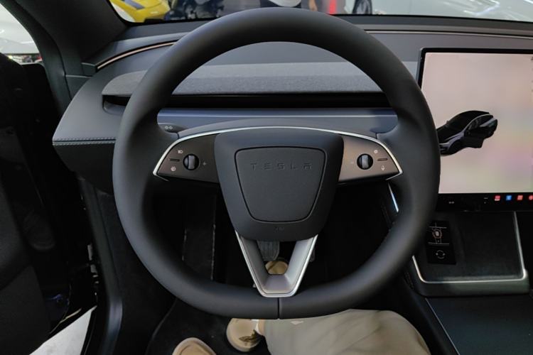 Used Tesla Model Y 2026 Long-Range All-Wheel-Drive Model Steering Wheel