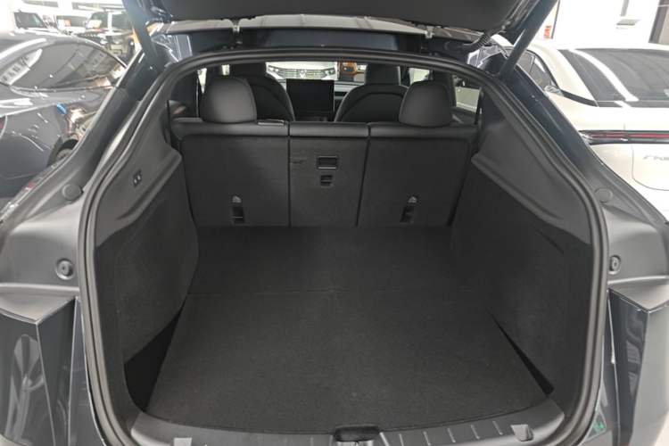 Used Tesla Model Y 2026 Facelifted Long-Range Rear-Drive Model Trunk