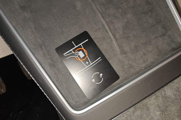Used Tesla Model Y 2026 Rear-Drive Model Vehicle Key