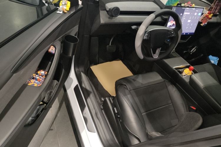 Used Tesla Model Y 2026 Rear-Drive Model Driver Seat