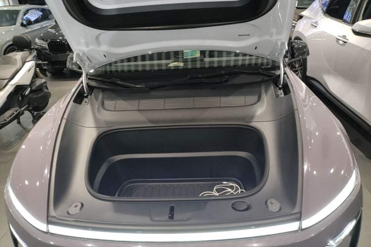 Used Tesla Model Y 2026 Rear-Drive Model Engine Bay