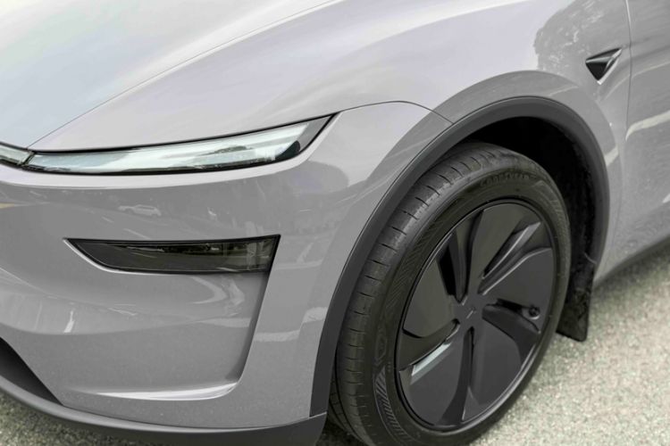 Used Tesla Model Y 2026 Rear-Drive Model Exterior 4