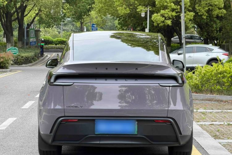 Used Tesla Model Y 2026 Rear-Drive Model Exterior 6