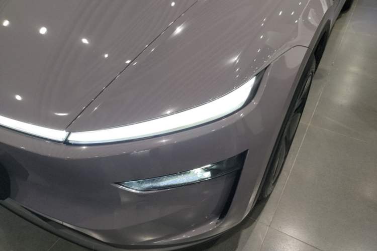 Used Tesla Model Y 2026 Rear-Drive Model Left Front Headlight