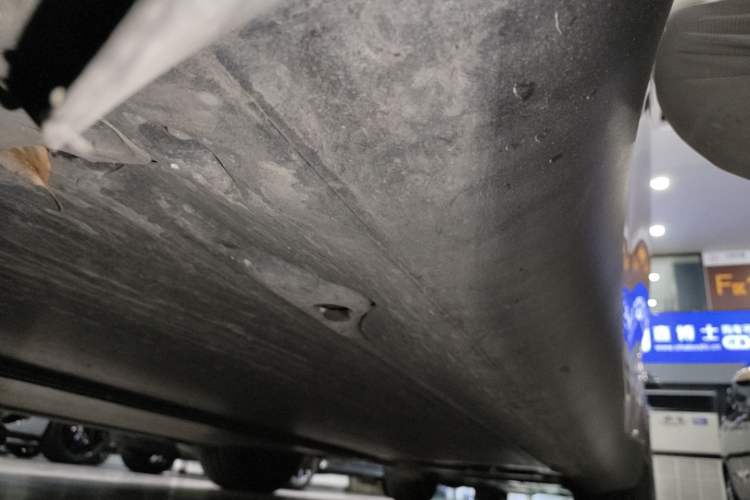 Used Tesla Model Y 2026 Rear-Drive Model Left Side Sill
