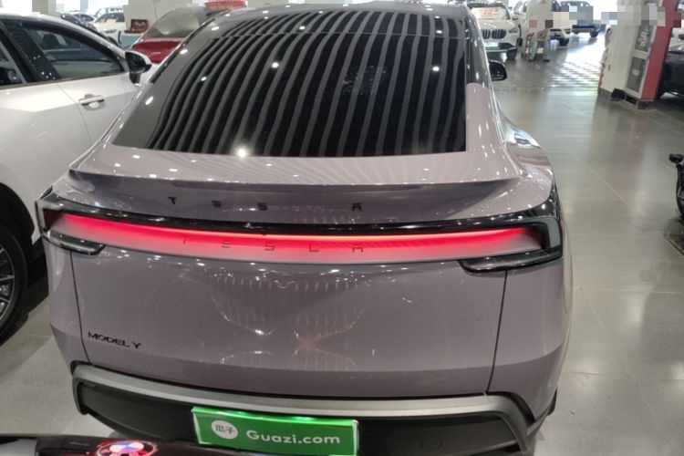 Used Tesla Model Y 2026 Rear-Drive Model Rear
