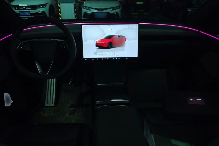 Used Tesla Model Y 2026 Model Long-Range Rear-Wheel-Drive Version Center Console