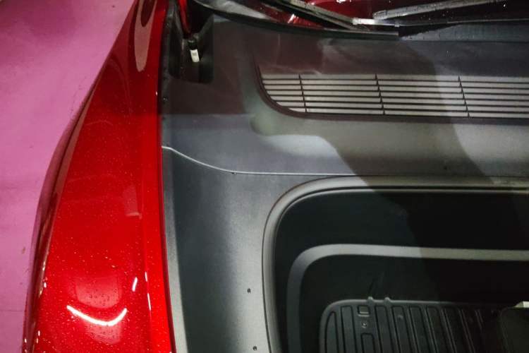 Used Tesla Model Y 2026 Model Long-Range Rear-Wheel-Drive Version Engine Bay Right