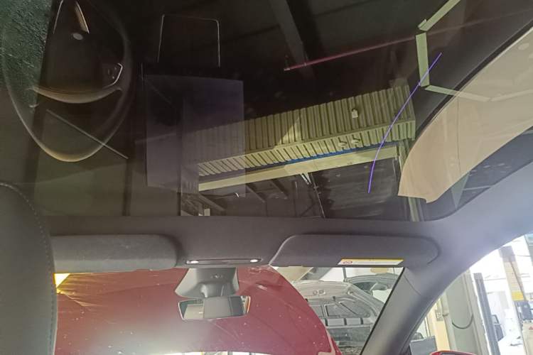 Used Tesla Model Y 2026 Model Long-Range Rear-Wheel-Drive Version Headliner