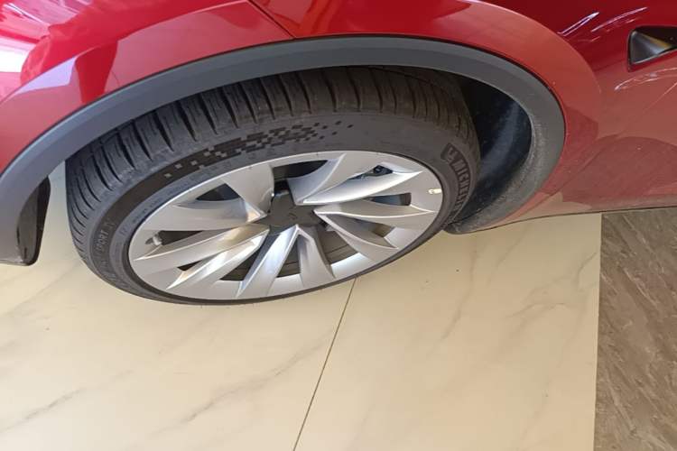 Used Tesla Model Y 2026 Model Long-Range Rear-Wheel-Drive Version Left Front Wheel Hub