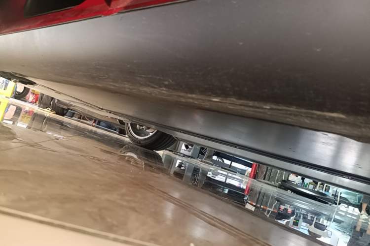 Used Tesla Model Y 2026 Model Long-Range Rear-Wheel-Drive Version Left Side Sill