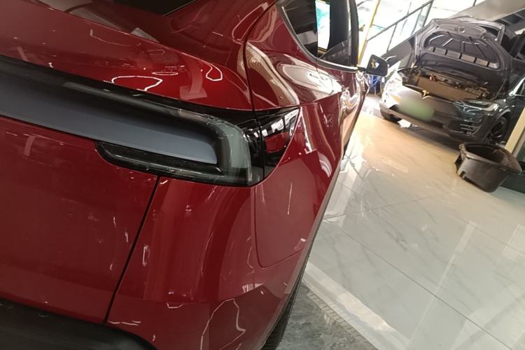 Used Tesla Model Y 2026 Model Long-Range Rear-Wheel-Drive Version Right Rear Taillight