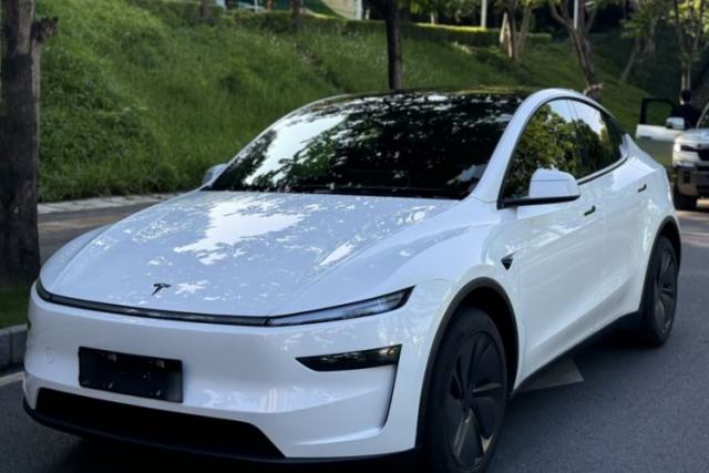 Used Tesla Model Y 2026 Facelifted Long-Range Rear-Drive Model