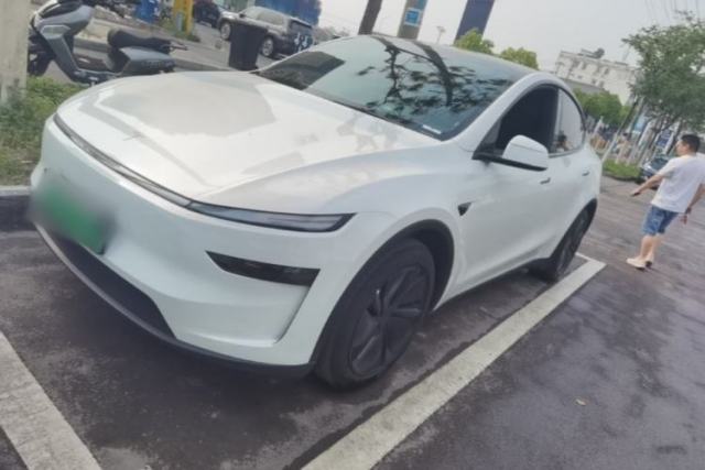 Used Tesla Model Y 2026 Rear-Drive Model