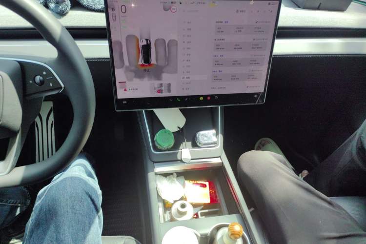 Used Tesla Model Y 2026 Facelifted Long-Range Rear-Drive Model Audio And AC Panel