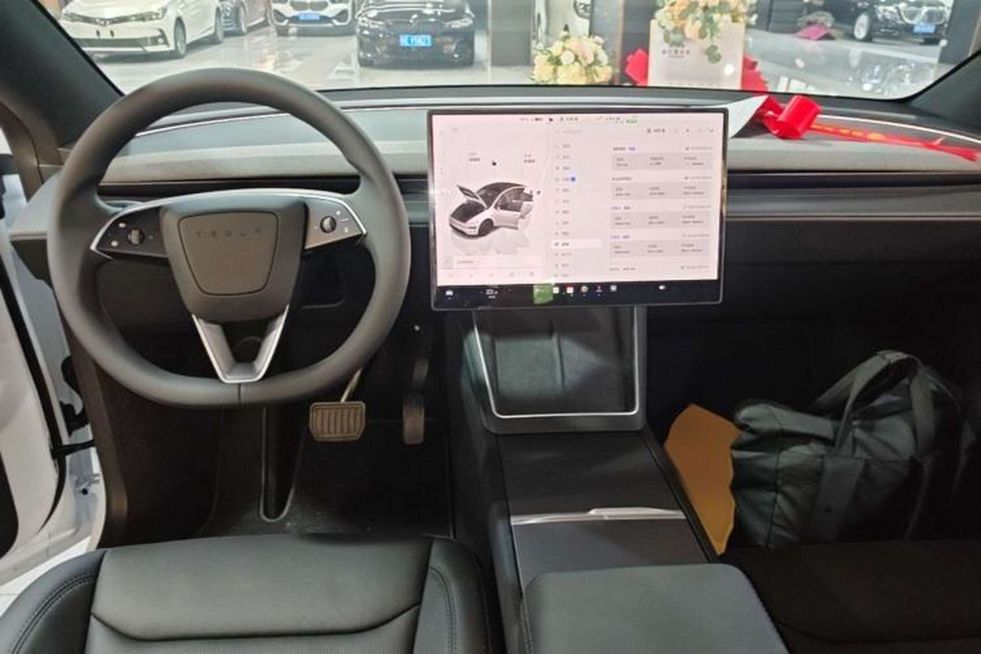 Used Tesla Model Y 2026 Rear-Drive Model Center Console