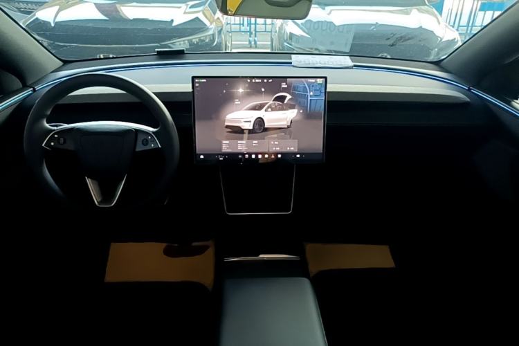 Used Tesla Model Y 2026 Facelifted Long-Range Rear-Drive Model Center Console