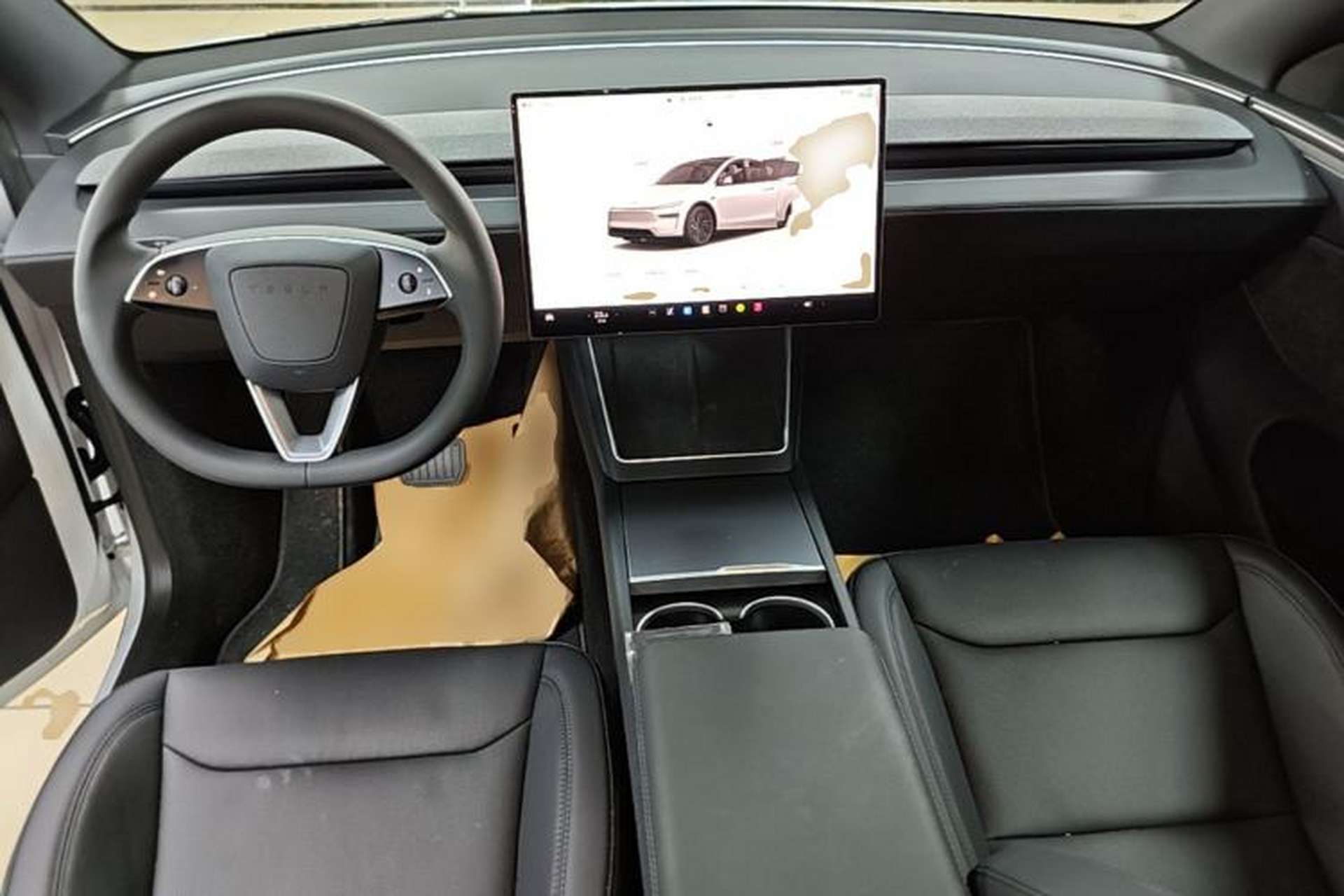 Used Tesla Model Y 2026 Long-Range All-Wheel-Drive Model Center Console