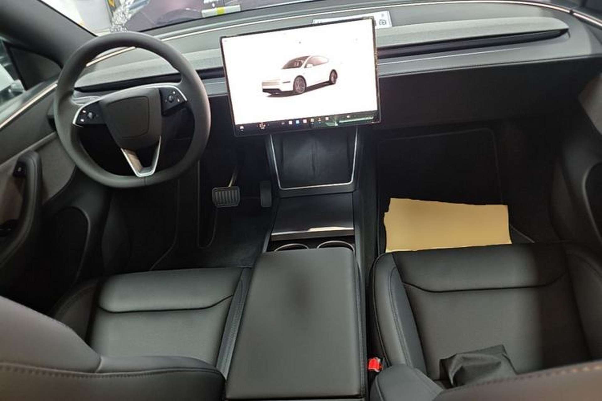 Used Tesla Model Y 2026 Rear-Drive Model Center Console