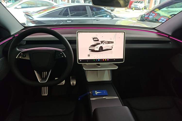 Used Tesla Model Y 2026 Model Long-Range Rear-Wheel-Drive Version Center Console