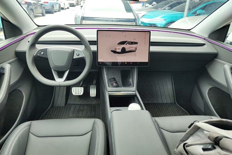 Used Tesla Model Y 2026 Model Long-Range Rear-Wheel-Drive Version Center Console