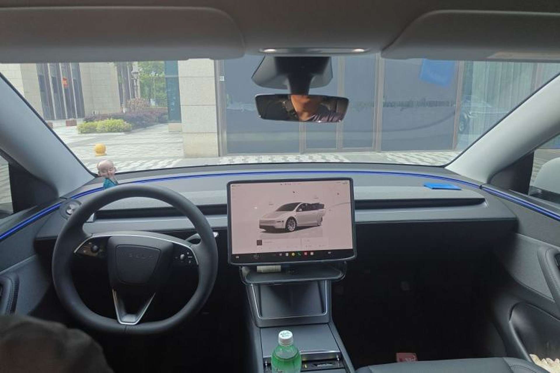 Used Tesla Model Y 2026 Model Long-Range Rear-Wheel-Drive Version Center Console