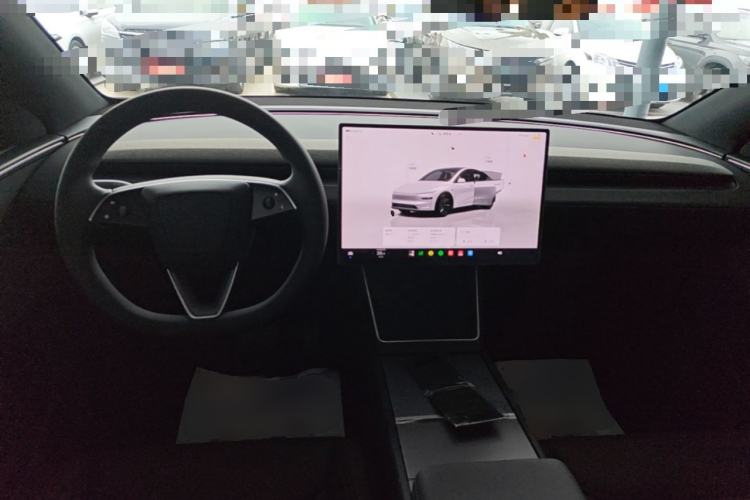 Used Tesla Model Y 2026 Rear-Drive Model Center Console