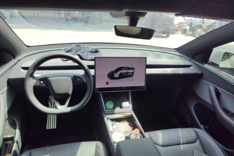 Used Tesla Model Y 2026 Facelifted Long-Range Rear-Drive Model Center Console
