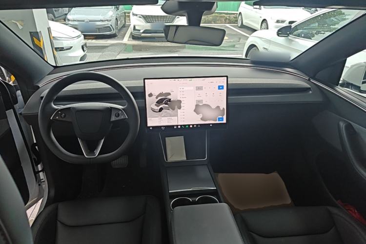 Used Tesla Model Y 2026 Rear-Drive Model Center Console