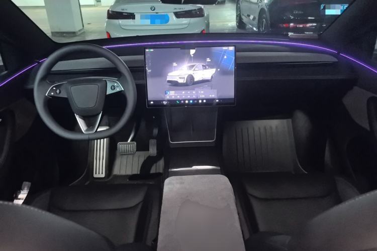 Used Tesla Model Y 2026 Facelifted Long-Range Rear-Drive Model Center Console