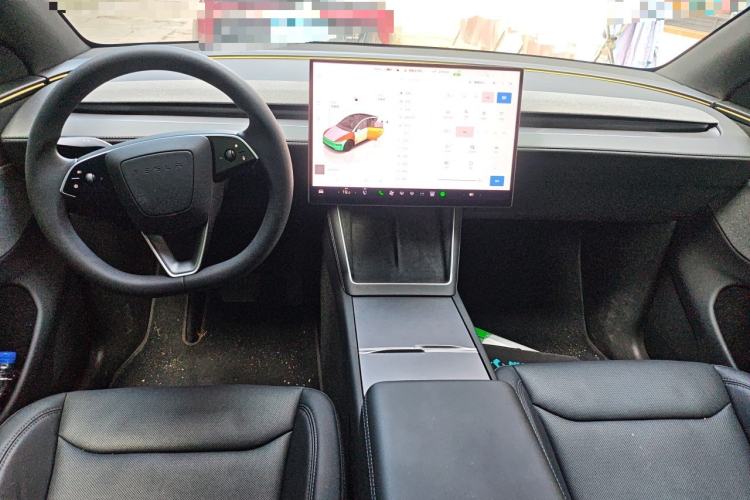 Used Tesla Model Y 2026 Rear-Drive Model Center Console