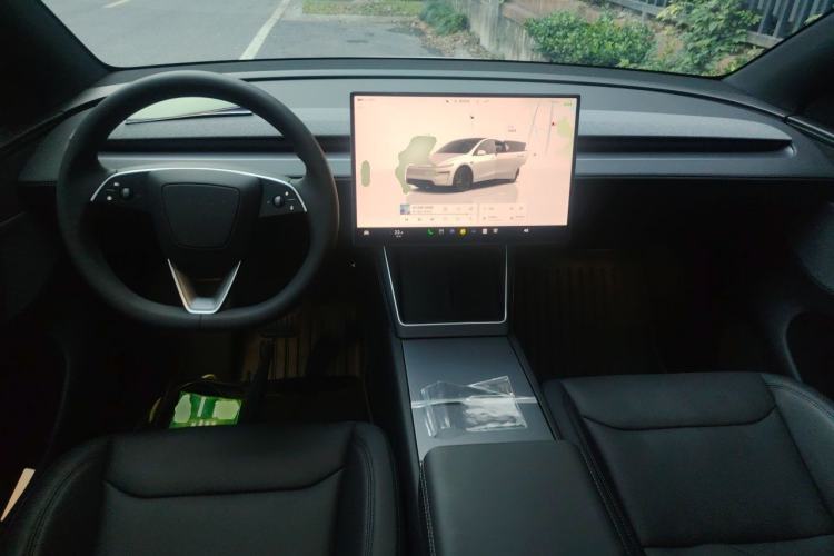 Used Tesla Model Y 2026 Rear-Drive Model Center Console