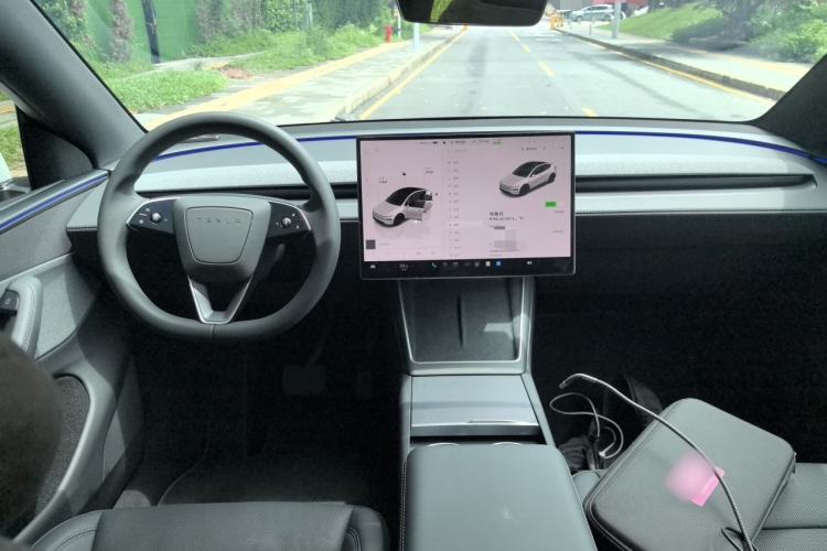 Used Tesla Model Y 2026 Rear-Drive Model Center Console