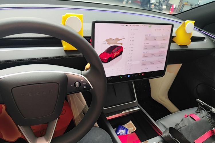 Used Tesla Model Y 2026 Long-Range All-Wheel-Drive Model Center Console