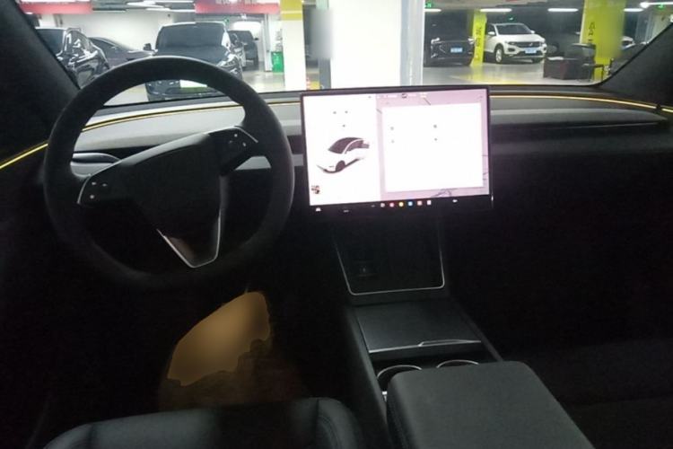 Used Tesla Model Y 2026 Rear-Drive Model Center Console