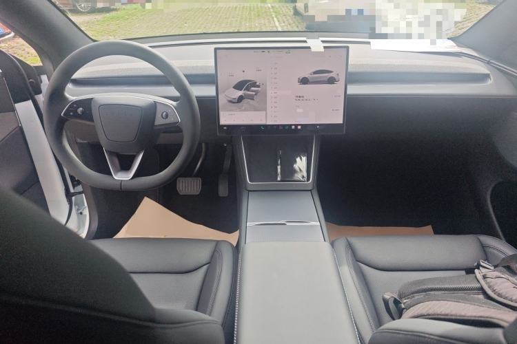 Used Tesla Model Y 2026 Model Long-Range Rear-Wheel-Drive Version Center Console