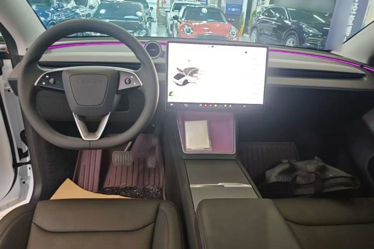 Used Tesla Model Y 2026 Model Long-Range Rear-Wheel-Drive Version Center Console