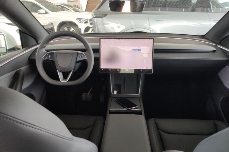 Used Tesla Model Y 2026 Rear-Drive Model Center Console