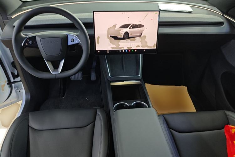 Used Tesla Model Y 2026 Rear-Drive Model Center Console