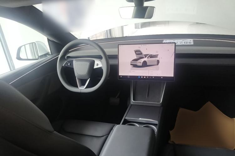 Used Tesla Model Y 2026 Rear-Drive Model Center Console