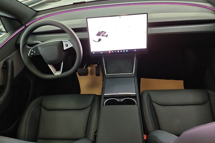 Used Tesla Model Y 2026 Rear-Drive Model Center Console