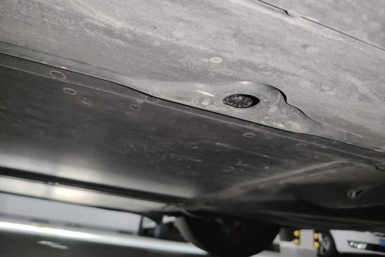 Used Tesla Model Y 2026 Model Long-Range Rear-Wheel-Drive Version Chassis Rear Left