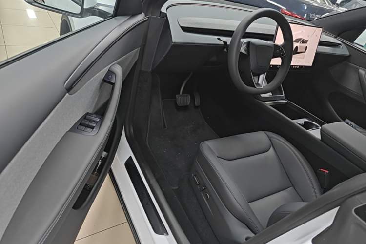 Used Tesla Model Y 2026 Rear-Drive Model Driver Seat