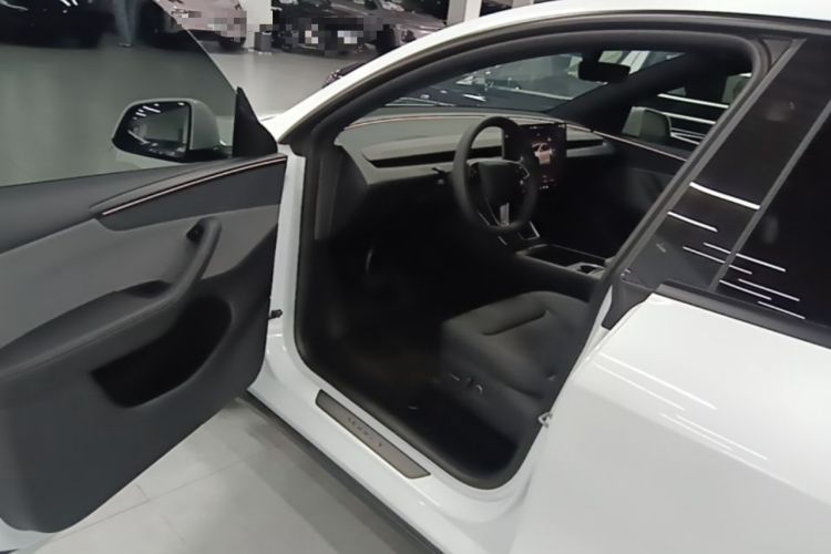 Used Tesla Model Y 2026 Rear-Drive Model Driver Seat