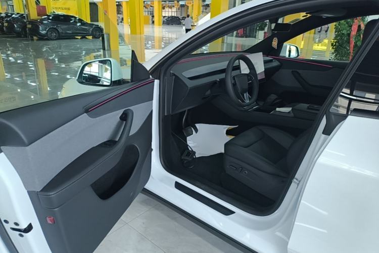 Used Tesla Model Y 2026 Rear-Drive Model Driver Seat